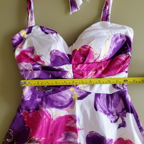 Dress - Picture 9 of 10